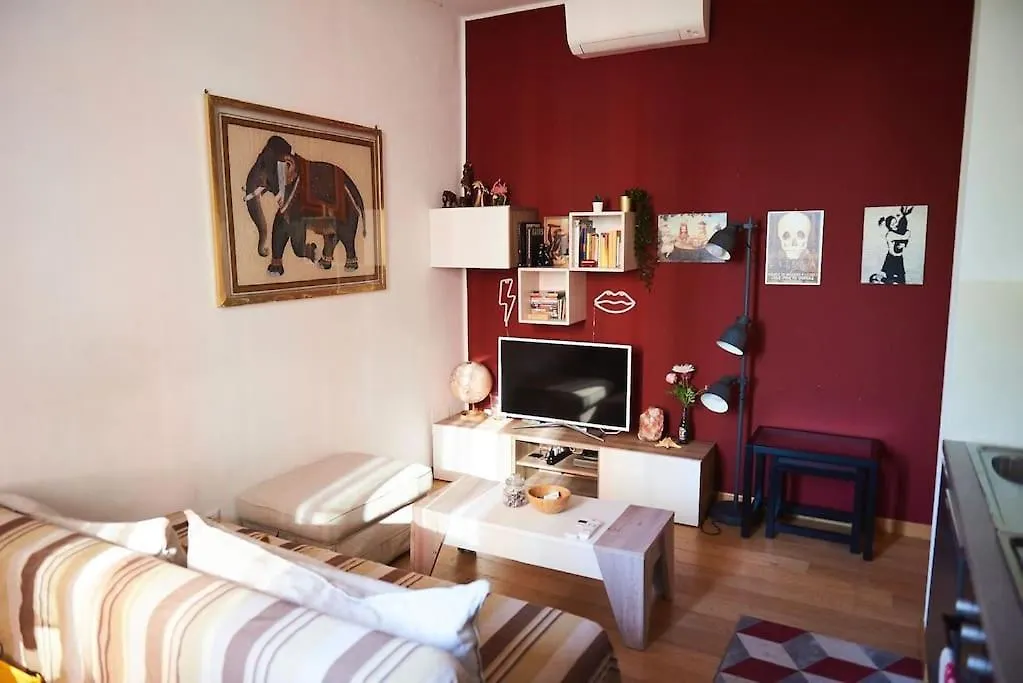 ميلان Ampola Home “Flamingo”