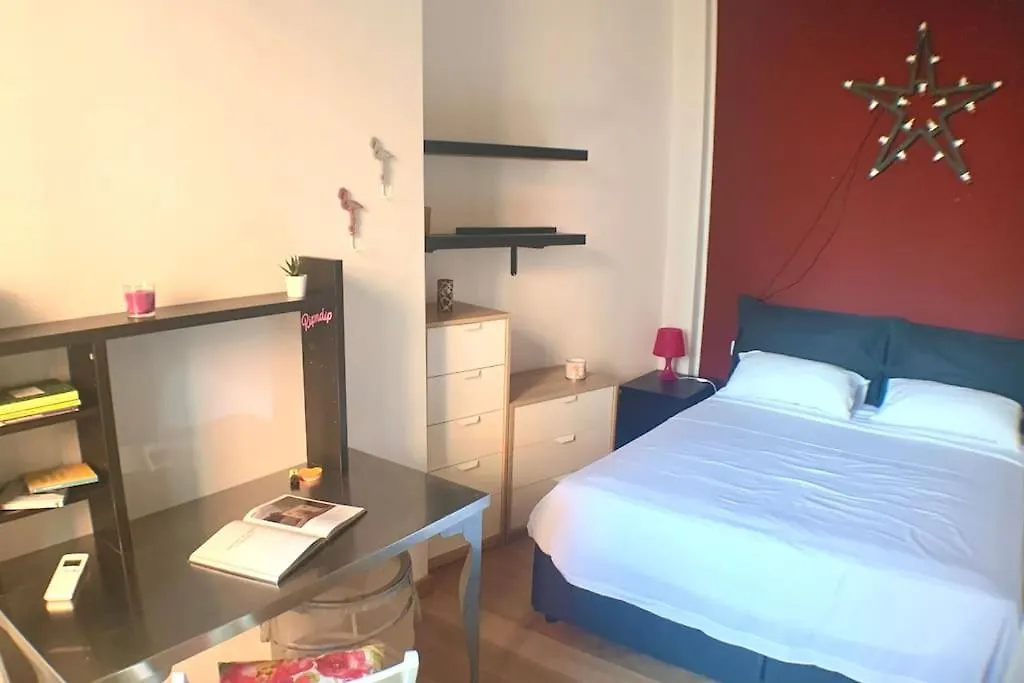 ميلان Ampola Home “Flamingo” إيطاليا