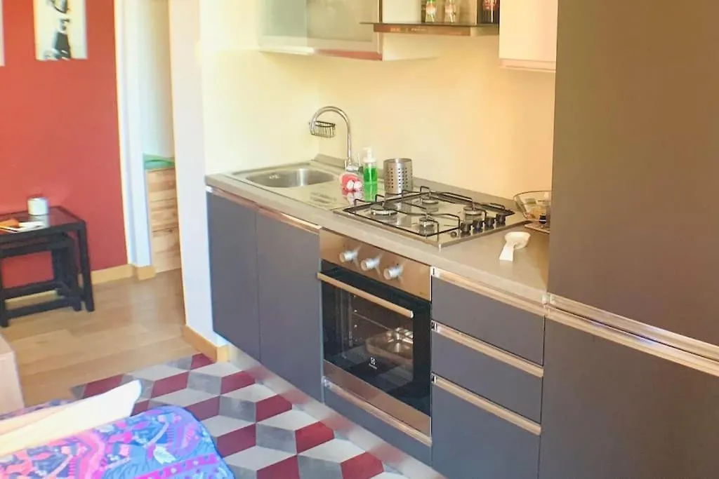 ميلان Ampola Home “Flamingo”