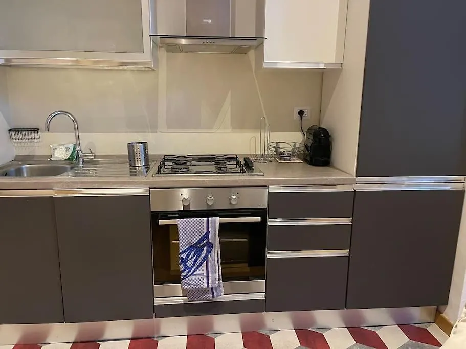ميلان Ampola Home “Flamingo”