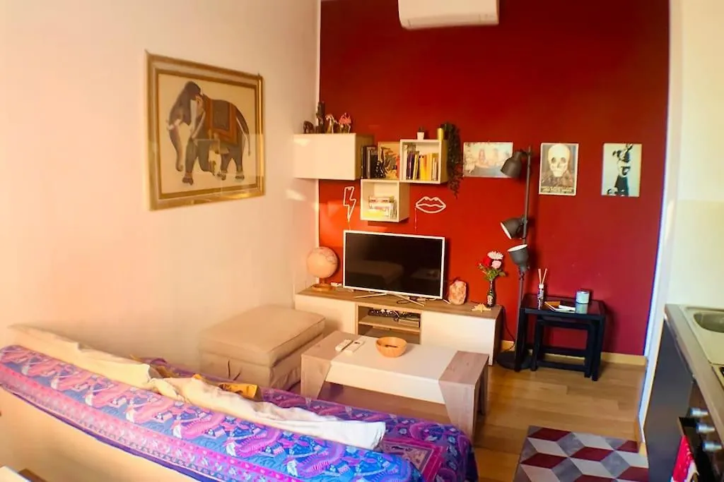 ميلان Ampola Home “Flamingo” 0*,  إيطاليا